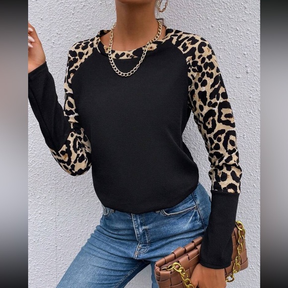 Leopard print contrast sleeve top - Picture 1 of 10